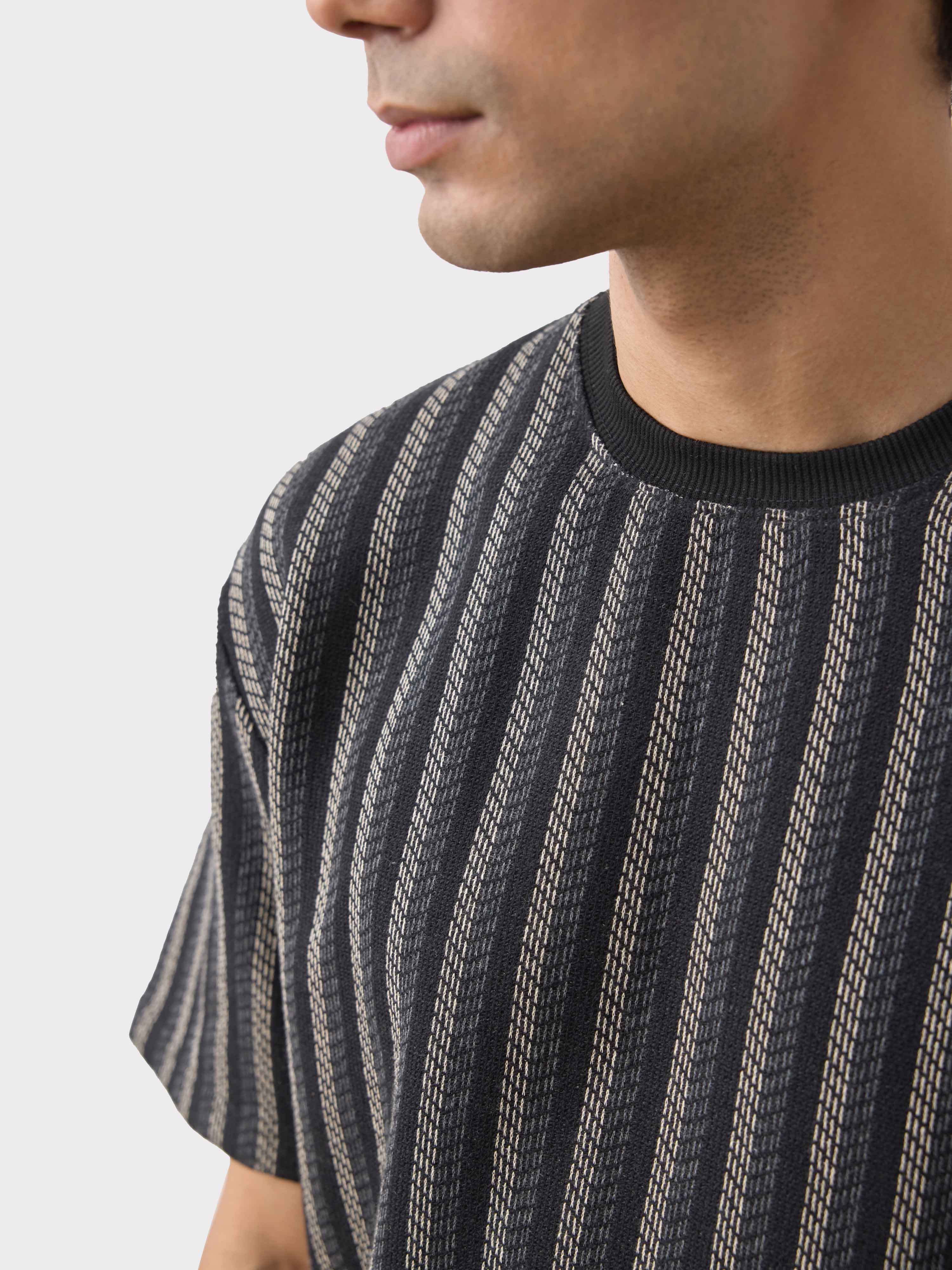 Vintage Textured Plus Size T-shirt - Image 4